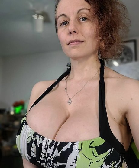 熟女 BBC オンリーファンズ 可愛い 画像