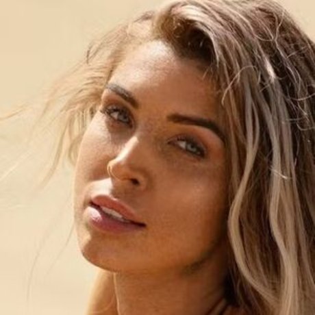 Aneta Sablik ポルノスター エロティック 画像