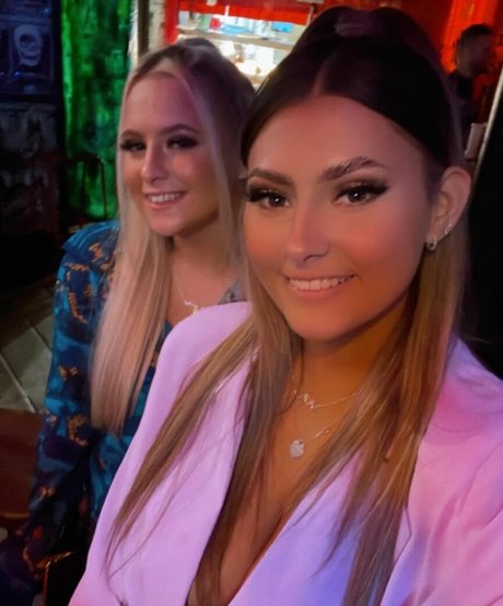 Millie C 限定スター 写真