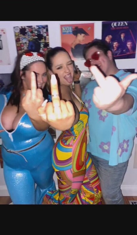 Raphaela S ポルノモデル 画像