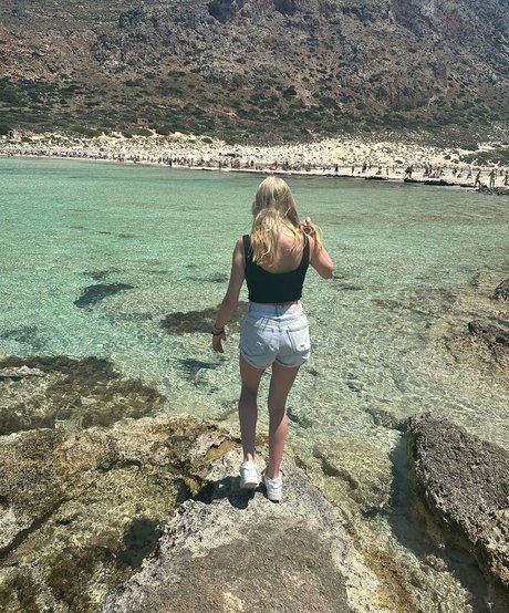 足 熟女 オンリーファンズ xxx 画像