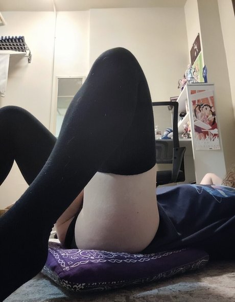 金髪の筋肉オンリーファンズ 美しい 画像