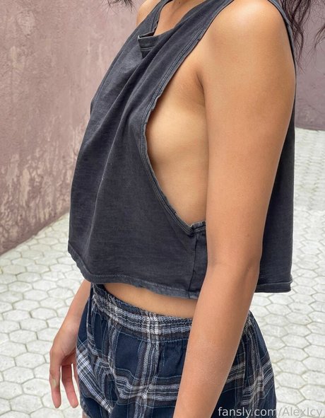 AlexIcy ポルノスター xxx 写真