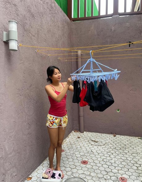 ナースオンリーファンズ セクシーヌード 画像