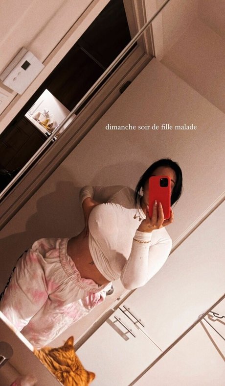 Mbou_ ポルノスター ヌード 写真