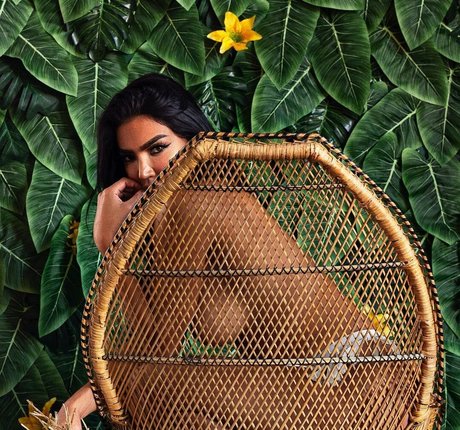 Ivette Saucedo 美しいモデル ギャラリー