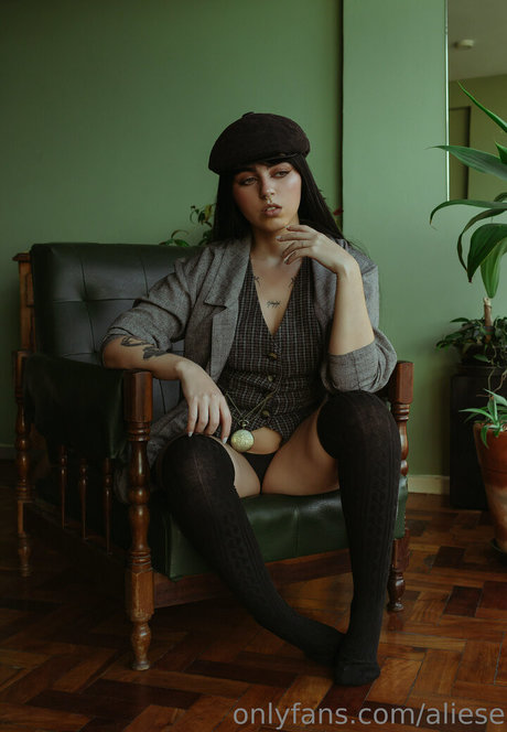 alieseoff 女優 画像