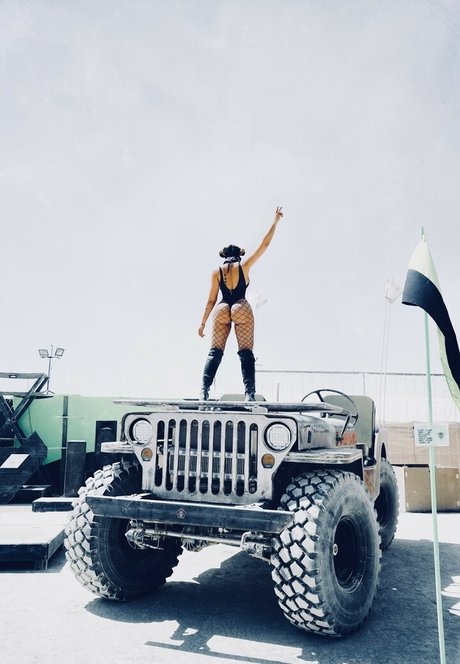 La Reina Shaw 高品質モデル 写真