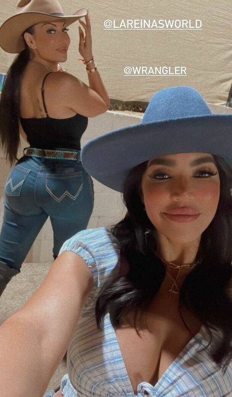 太った足のオンリーファンズ アート裸 画像