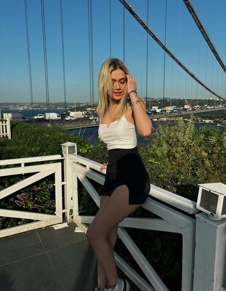 Beril ahin 完璧なスター 写真