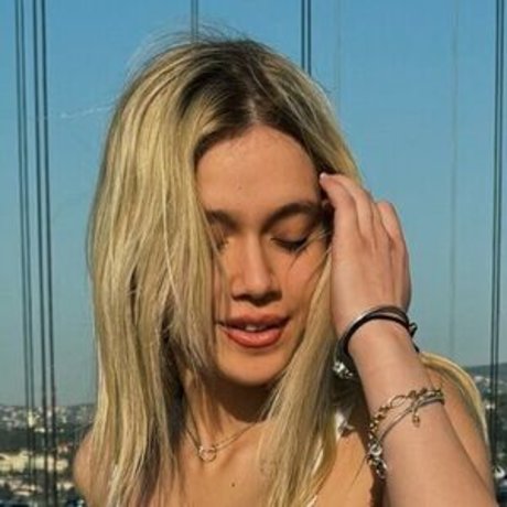 Beril ahin ポルノモデル 画像