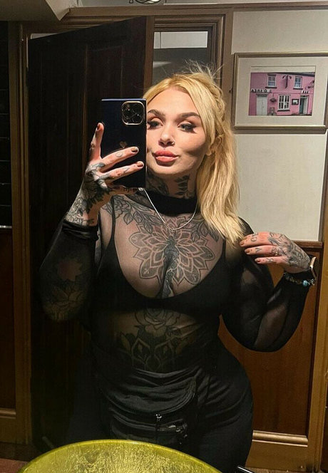 metalbubsxo アダルトスター 写真