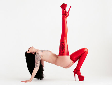 Arson Leigh ヌードのポルノスター ギャラリー