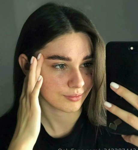 デカ尻ティーンオンリーファンズ ホットヌード 画像