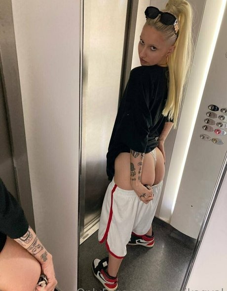 metrikazf 美しいポルノスター 写真