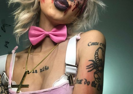 イギリスのおばあちゃんオンリーファンズ セクシーヌード 画像