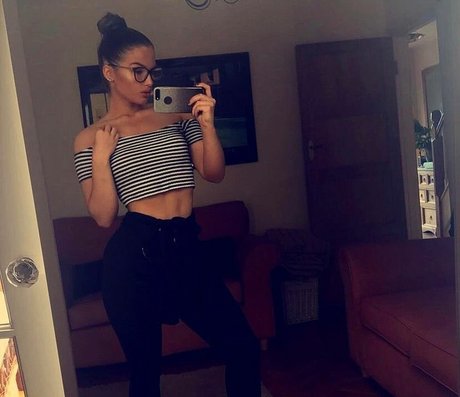 バニープリンセスオンリーファンズ アートxxx 画像