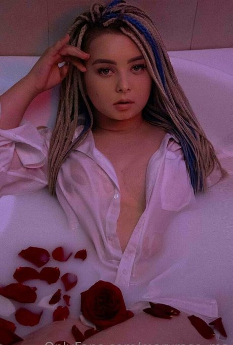 ヌード熟女オンリーファンズ 無料ポルノ 画像