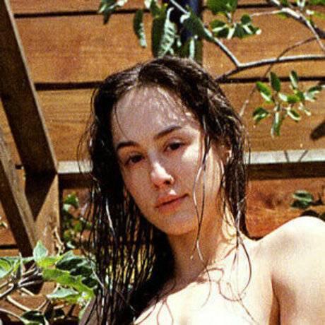 julesari ポルノスター 無料 写真