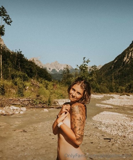 Abigail Martin 美しいスター 写真