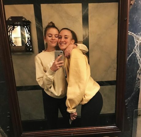 Lola Dubrul アダルトスター 画像