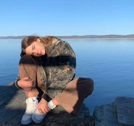 Lola Dubrul アダルトモデル ギャラリー