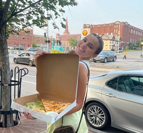 Lola Dubrul かわいいスター ギャラリー