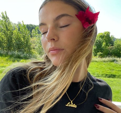 Lola Dubrul 素敵なモデル ギャラリー