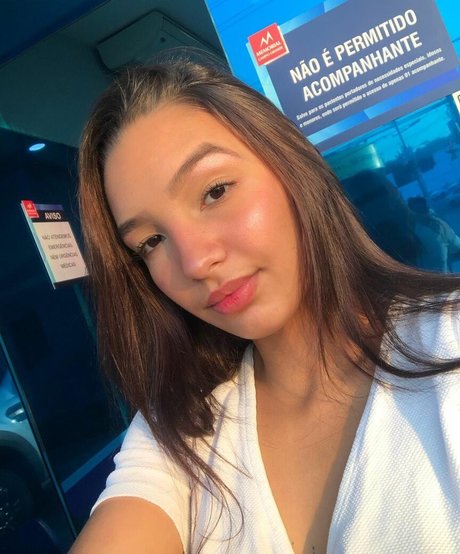 Trem Barbie セックスポルノスター ギャラリー