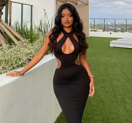 itsparvathik ポルノスター トップ 写真