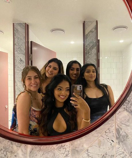 itsparvathik HDモデル 画像