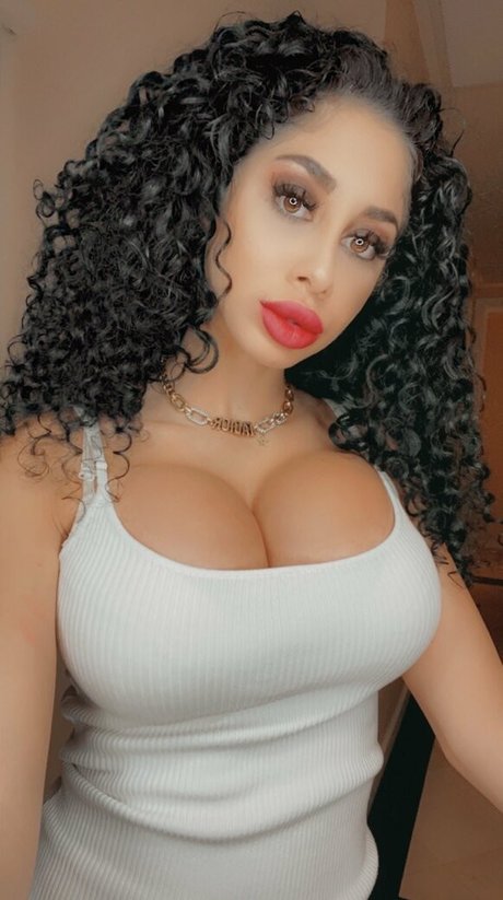 Brooklyn Benzz セクシーモデル 写真