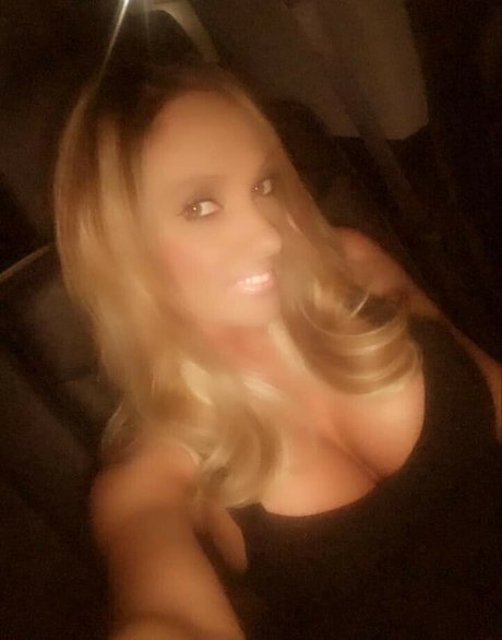 Jami Marie Akaport Barbie 無料スター 写真