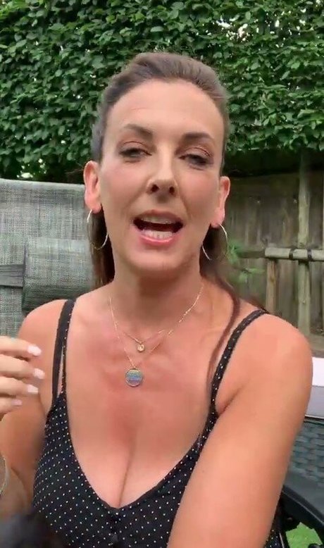 TV Shopping Presenters セックスポルノスター 写真