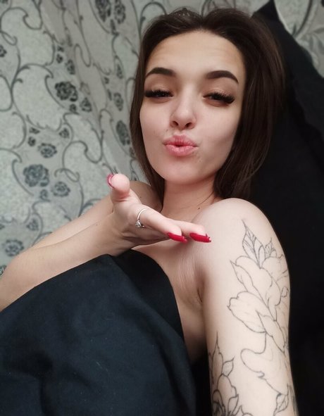 巨乳ストリップオンリーファンズ xxx 写真