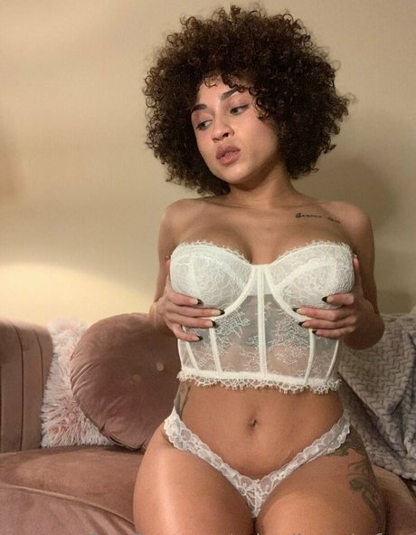 ぽっちゃりカップルオンリーファンズ えろ アーカイブ