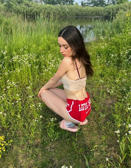 freelolamoon ポルノ女優 写真