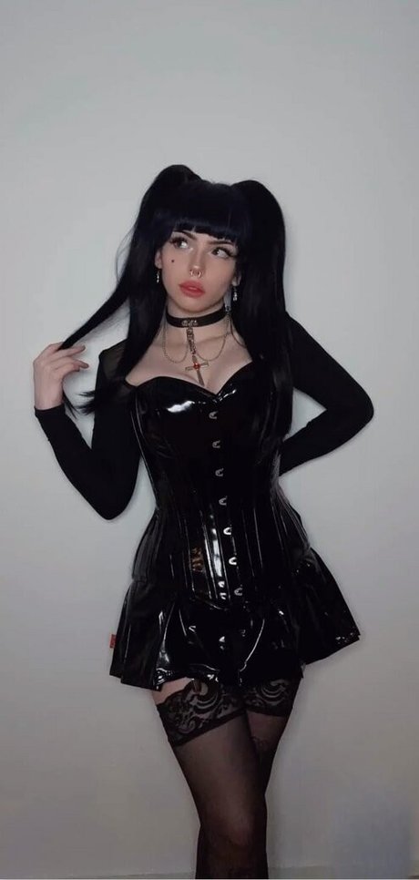 赤毛の痩せたオンリーファンズ セクシー裸 画像