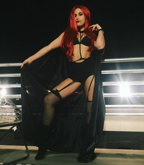 金髪の小人オンリーファンズ 無料ポルノ 画像