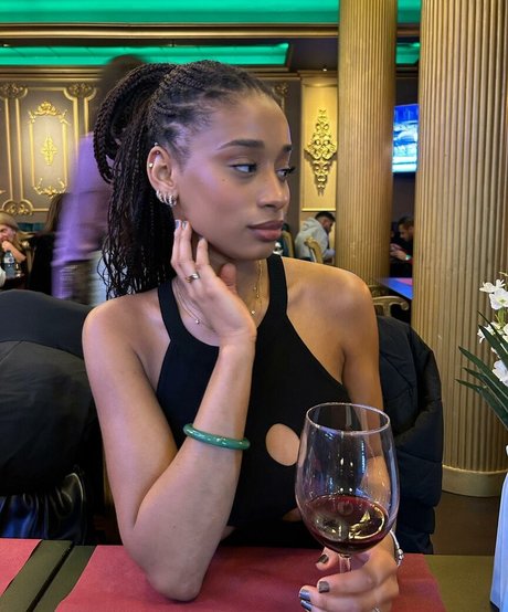 Capeverdian ヌードモデル 写真