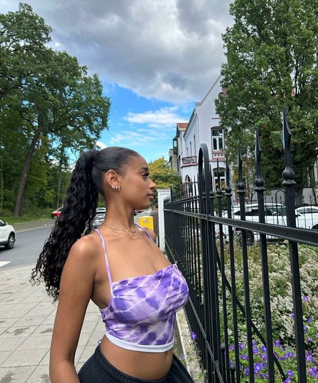 Capeverdian ポルノモデル 画像