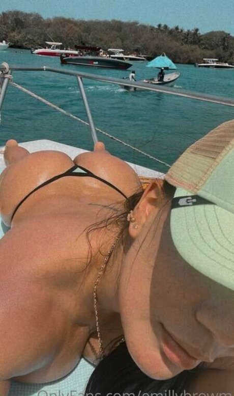 いちごミルクオンリーファンズ HD 画像