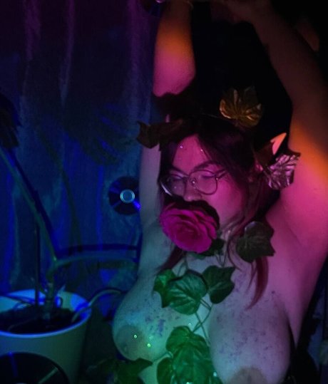 utkashnitke 裸の女優 写真