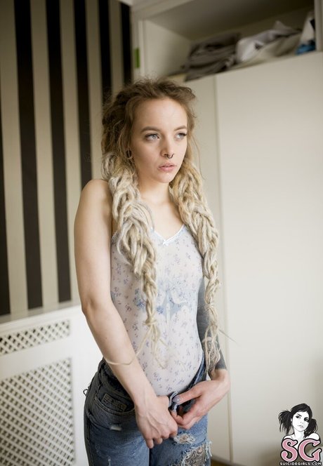 Mundi 高品質女優 写真