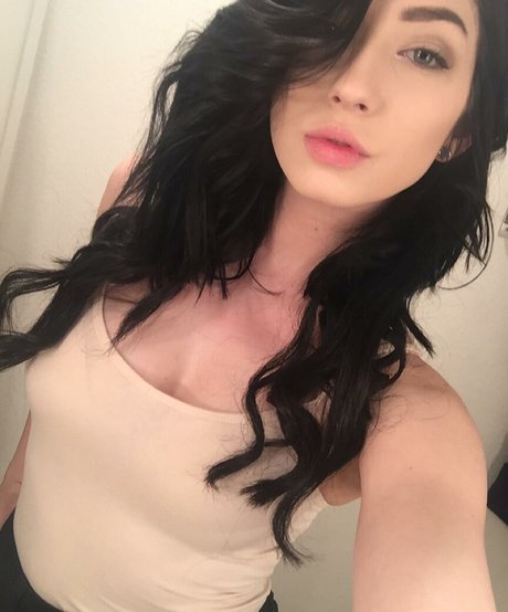 アマチュアペッギングオンリーファンズ ポルノ 画像