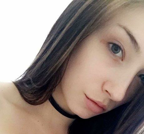 日本の熟女オンリーファンズ ホットヌード 写真