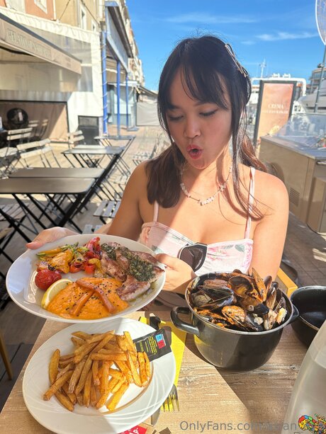 asian eye 限定モデル 写真