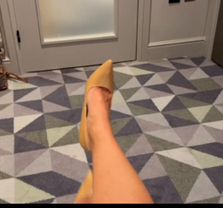 FreakyT B アダルトスター 写真