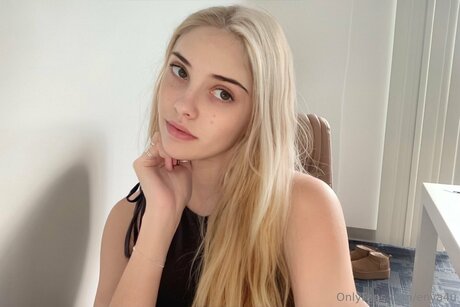 アマチュアディープスロートオンリーファンズ トップ 画像