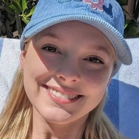 Briana White モデル 写真